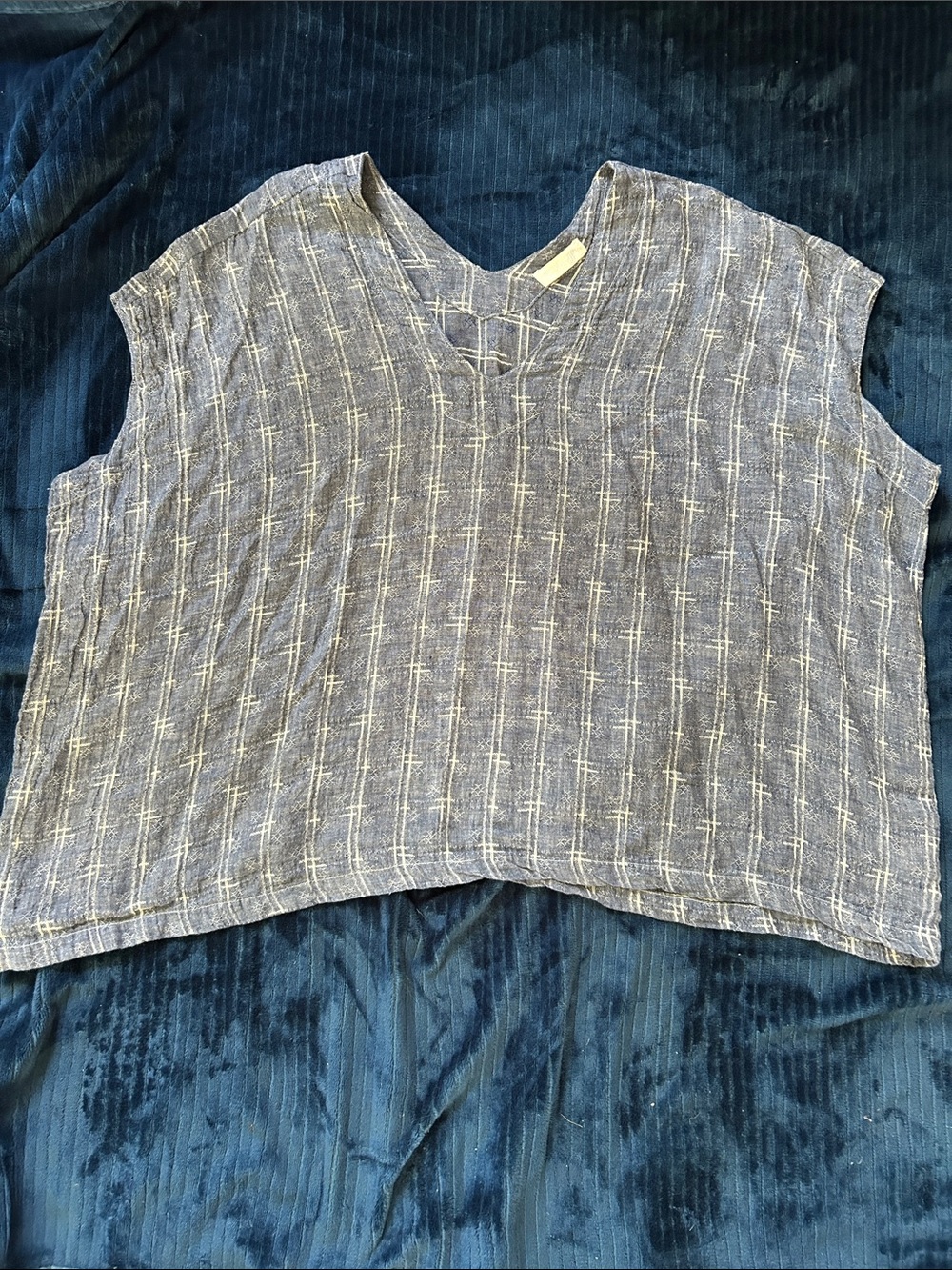 CP Shades Women's Linen Blue Patterned V-Neck Top